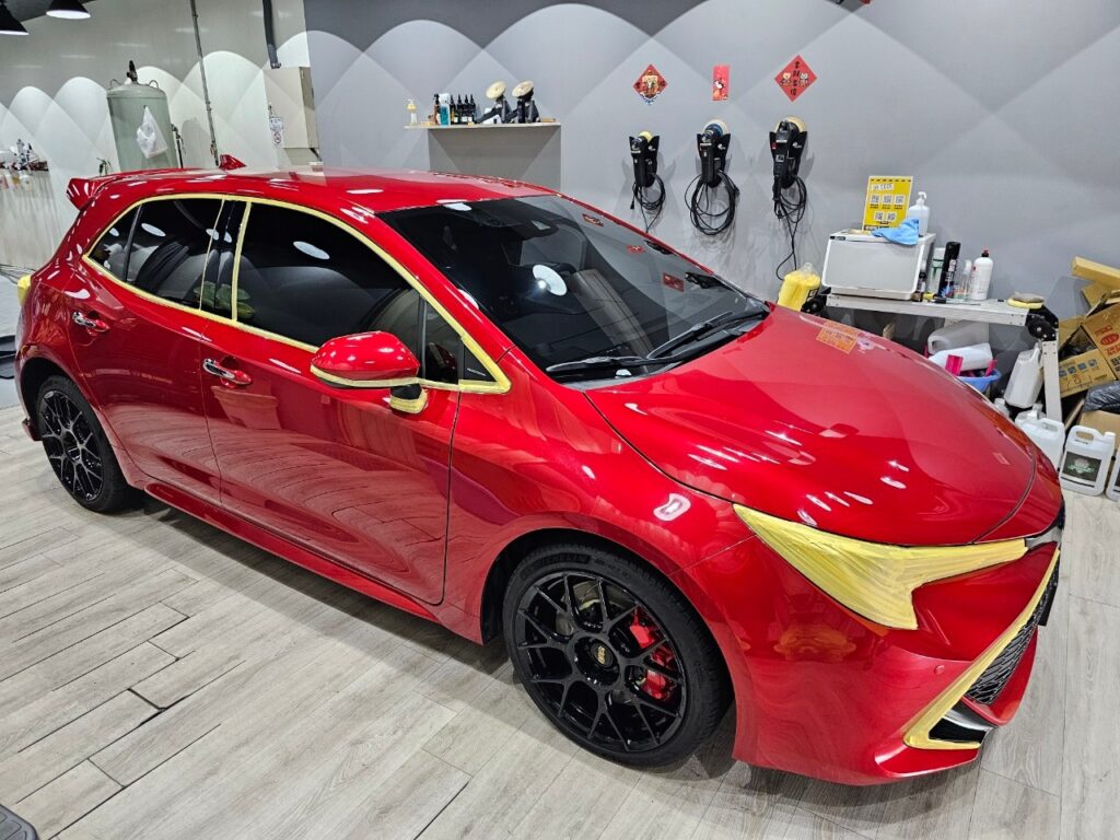 台中鍍膜：老鄉榜樣車漆拋光前作業