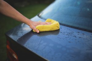 Read more about the article 鍍膜車保養與維護教學，每月泡沫洗車輕鬆維持防護效果