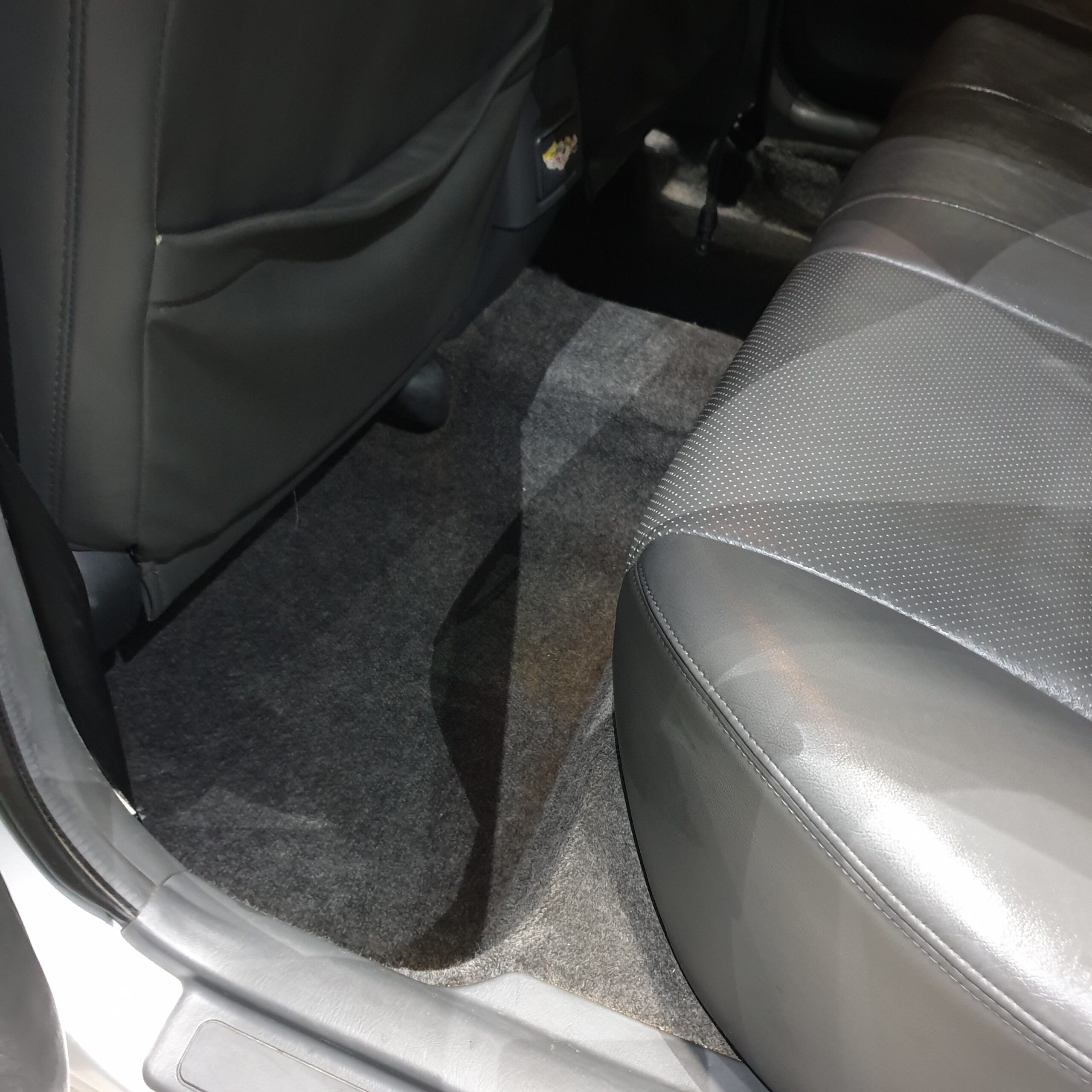 You are currently viewing 台中洗車內裝推薦｜深層清潔、除臭、皮椅保養（完整攻略）